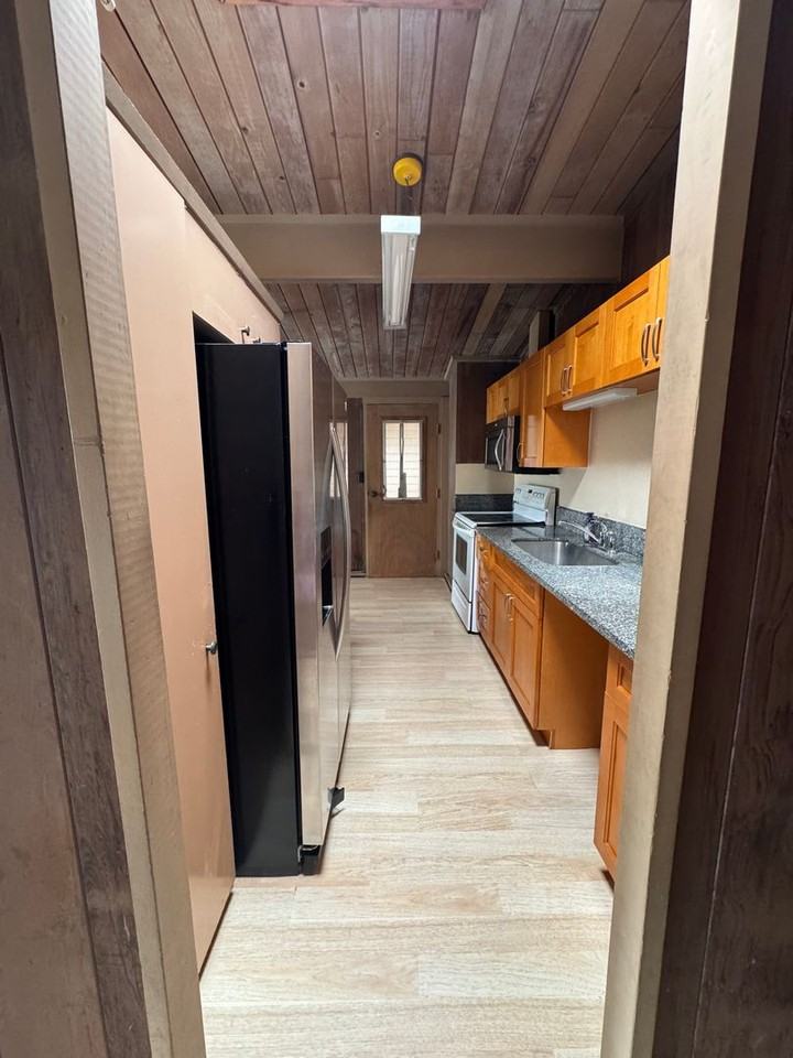 1910 Hoohai St - Photo 4 of 9