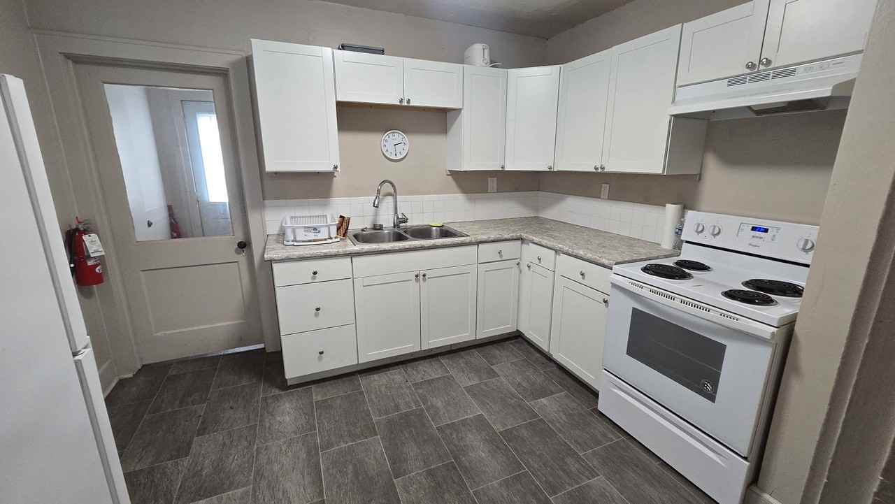 409 W Memorial Dr - Photo 5 of 9