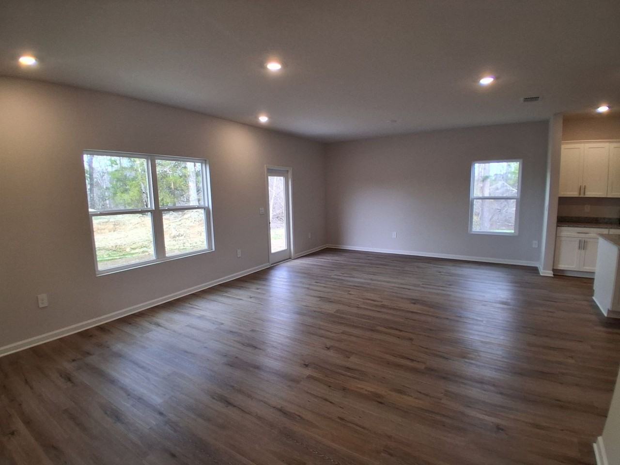 2048 Tottenham Dr - Photo 2 of 20