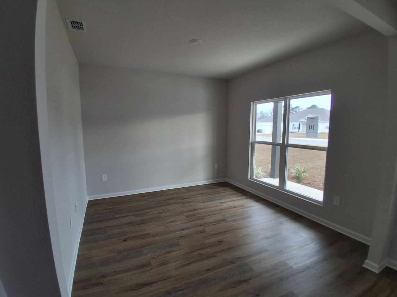 2048 Tottenham Dr - Photo 5 of 20