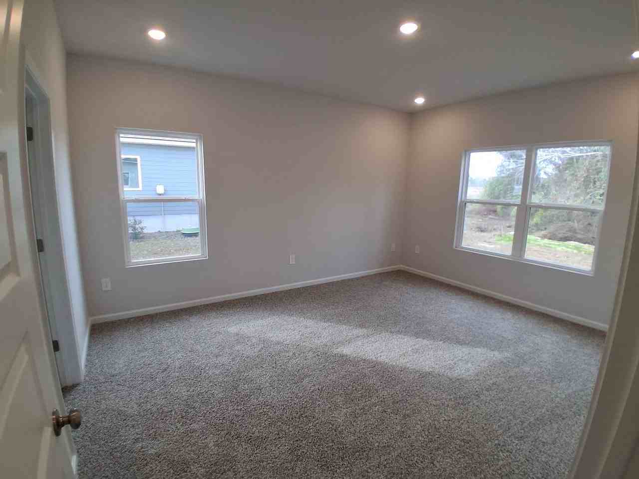 2048 Tottenham Dr - Photo 7 of 20