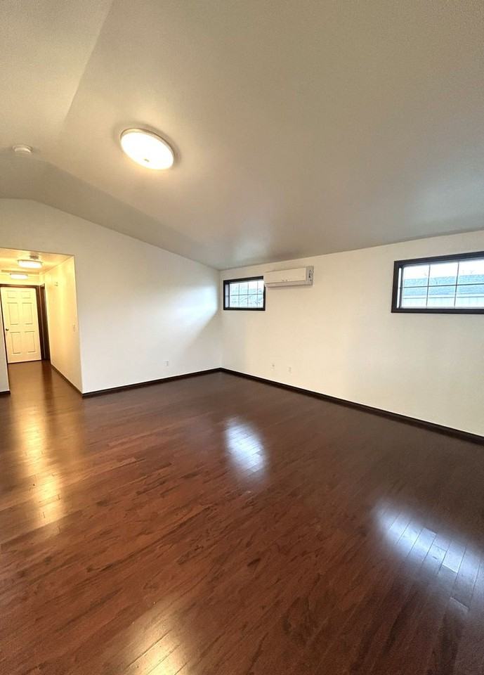 14635 47th Ave Ne - Photo 3 of 20