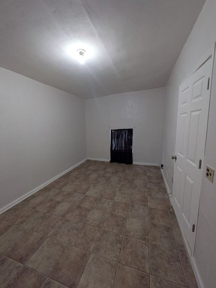 601 Dean St - Photo 2 of 17