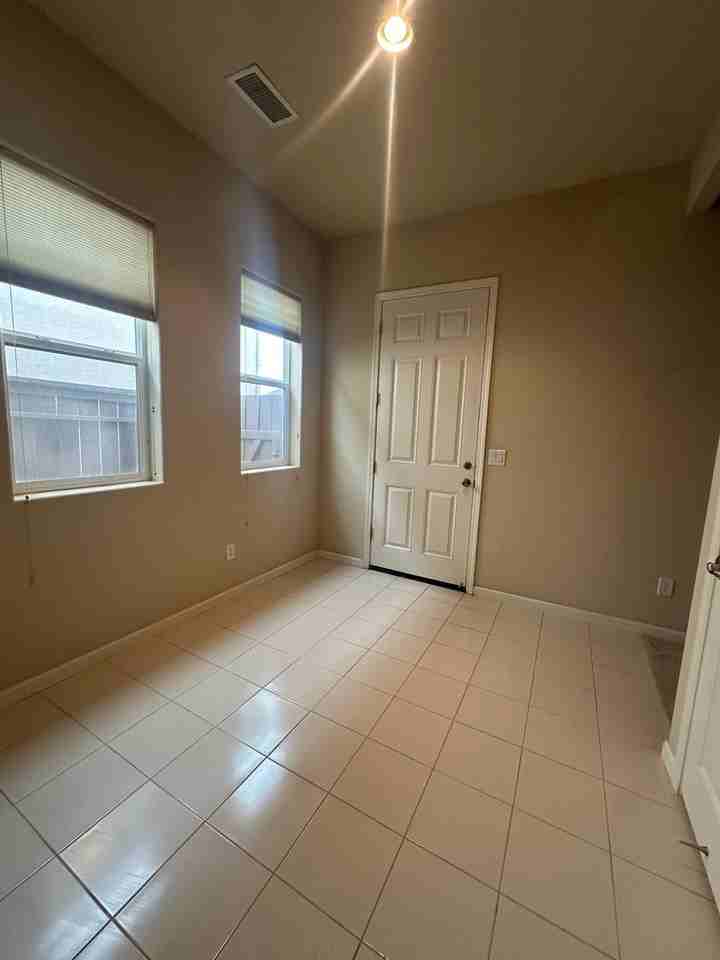 988 Bella Rosa Dr - Photo 2 of 10