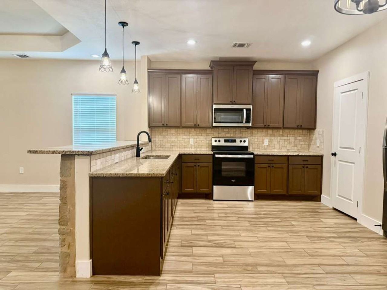 144 County Road 6813 - Photo 7 of 22