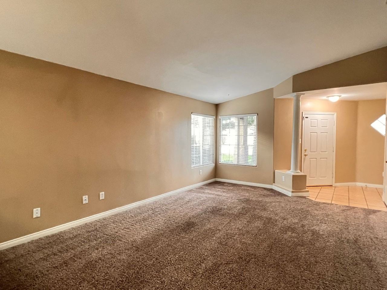 5913 Genoa Dr - Photo 5 of 20