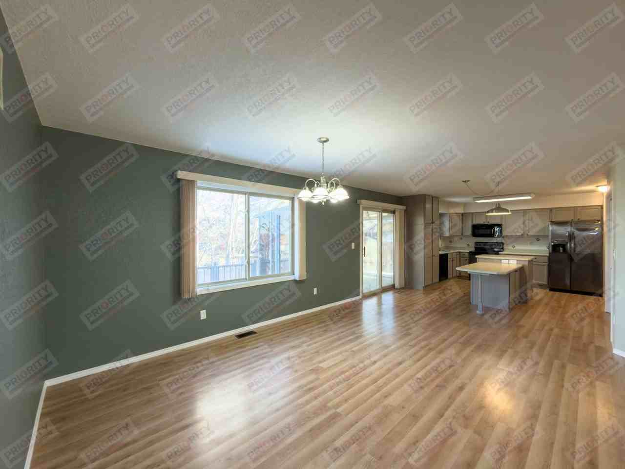 1110 Almon Cir - Photo 4 of 23