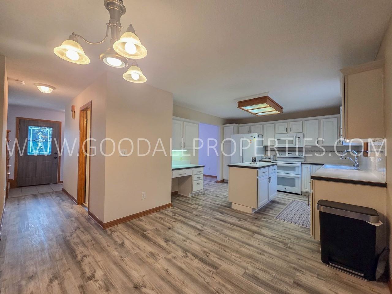 4763 Fieldstone Dr - Photo 2 of 22