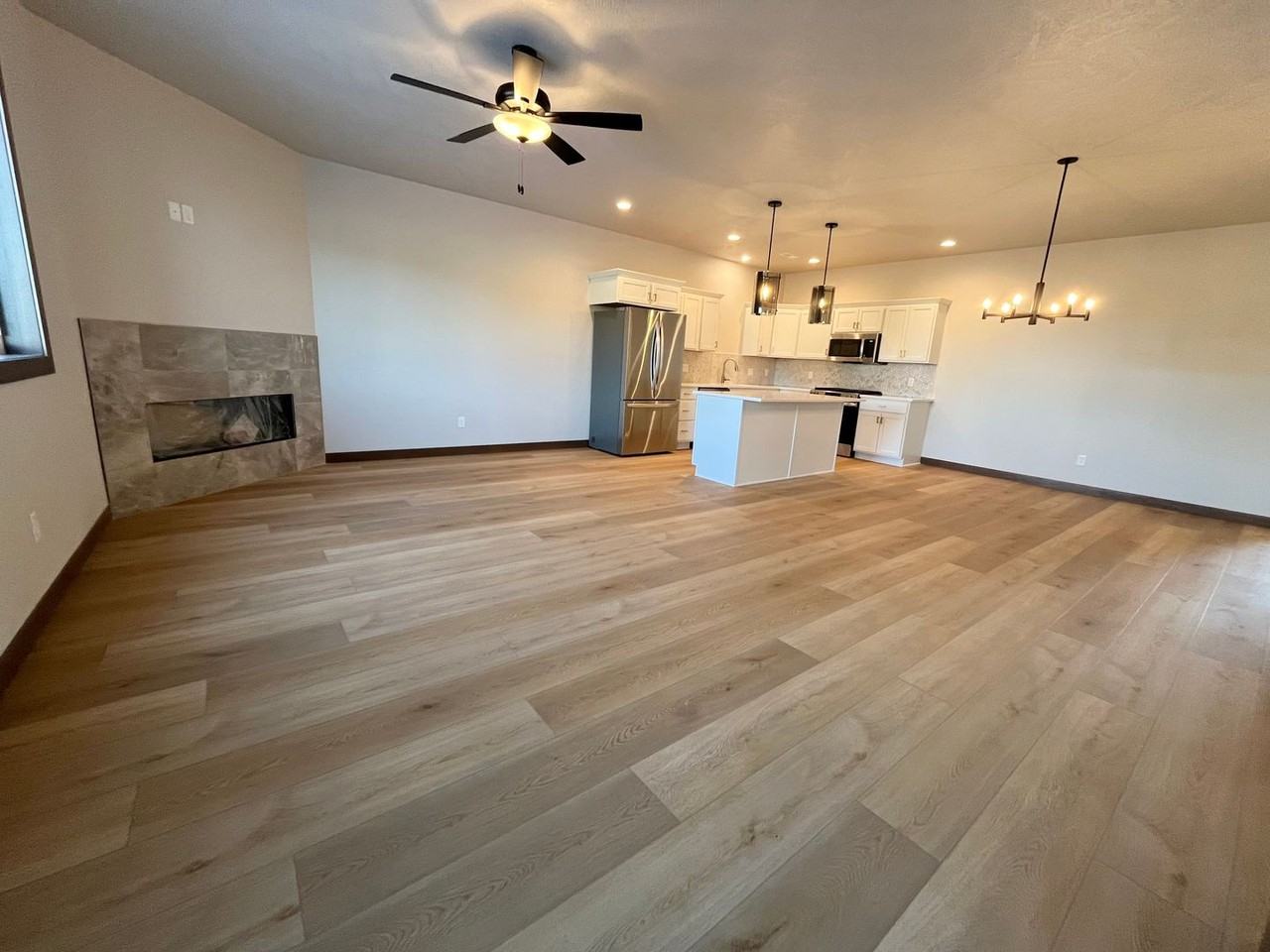 2420 Caolinn Pl - Photo 7 of 28