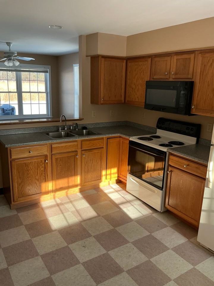 517 Trafton Rd - Photo 2 of 12