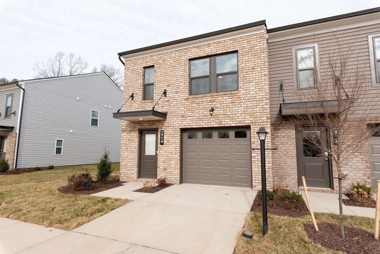 914 Encore Autumn Ln - Photo 2 of 27