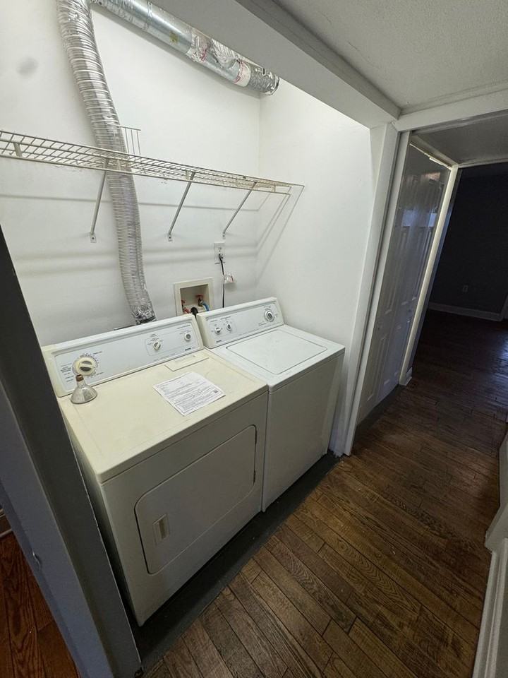 311 52nd St - Photo 4 of 10