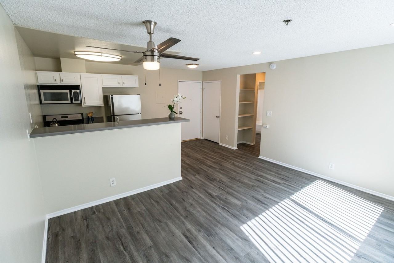 700 S. Berendo Ave - Photo 5 of 32