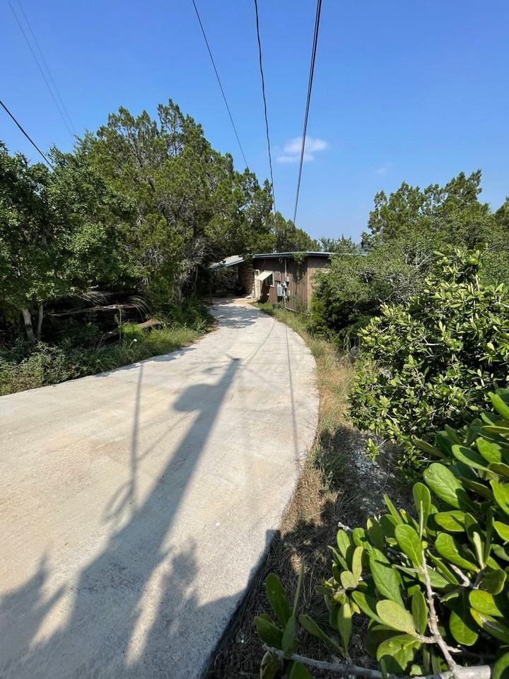 827 Contour Dr - Photo 4 of 31