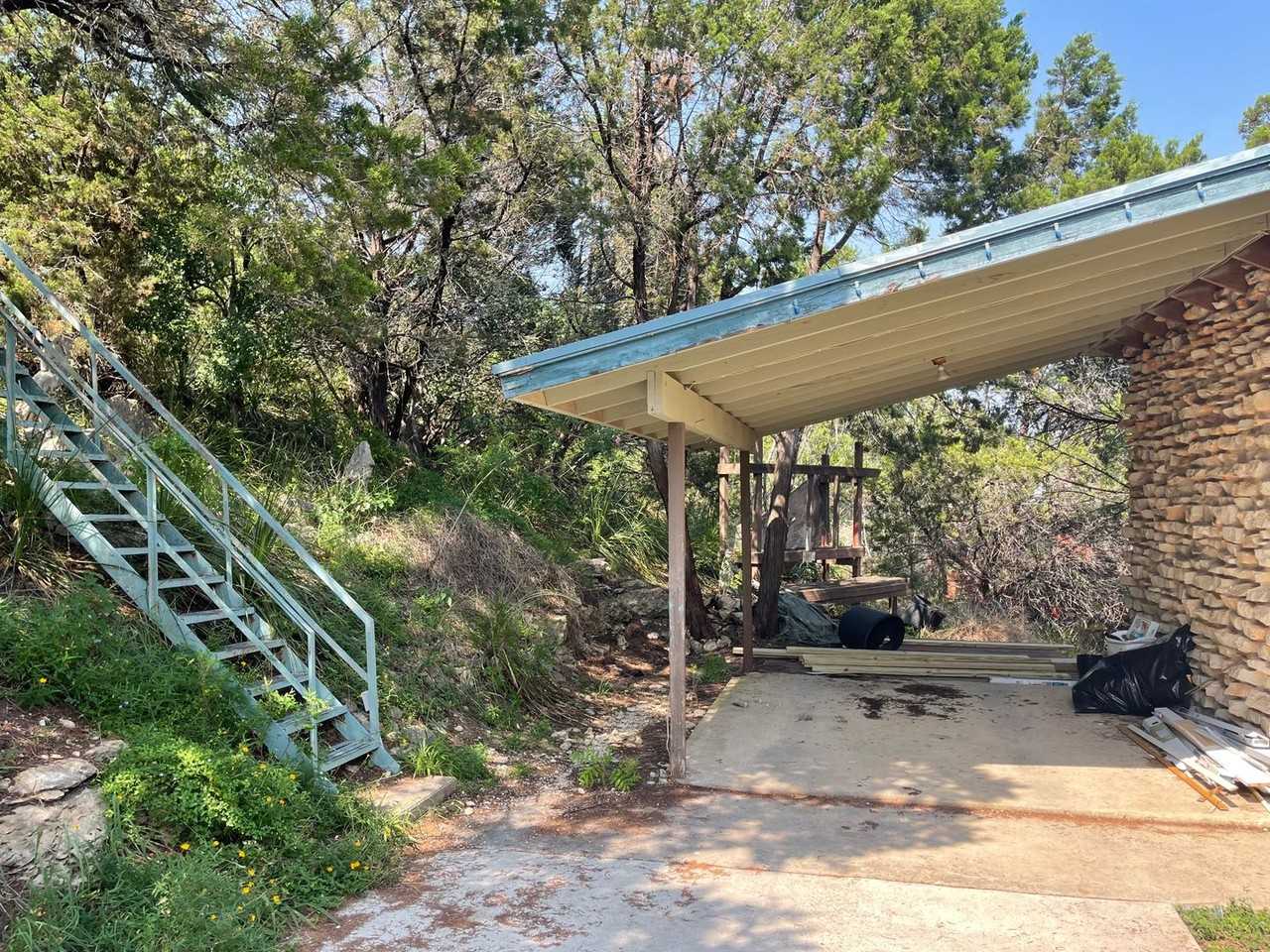 827 Contour Dr - Photo 6 of 31