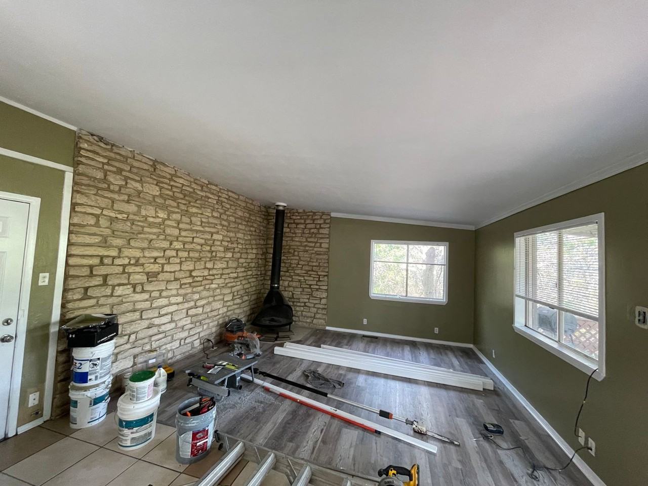 827 Contour Dr - Photo 7 of 31