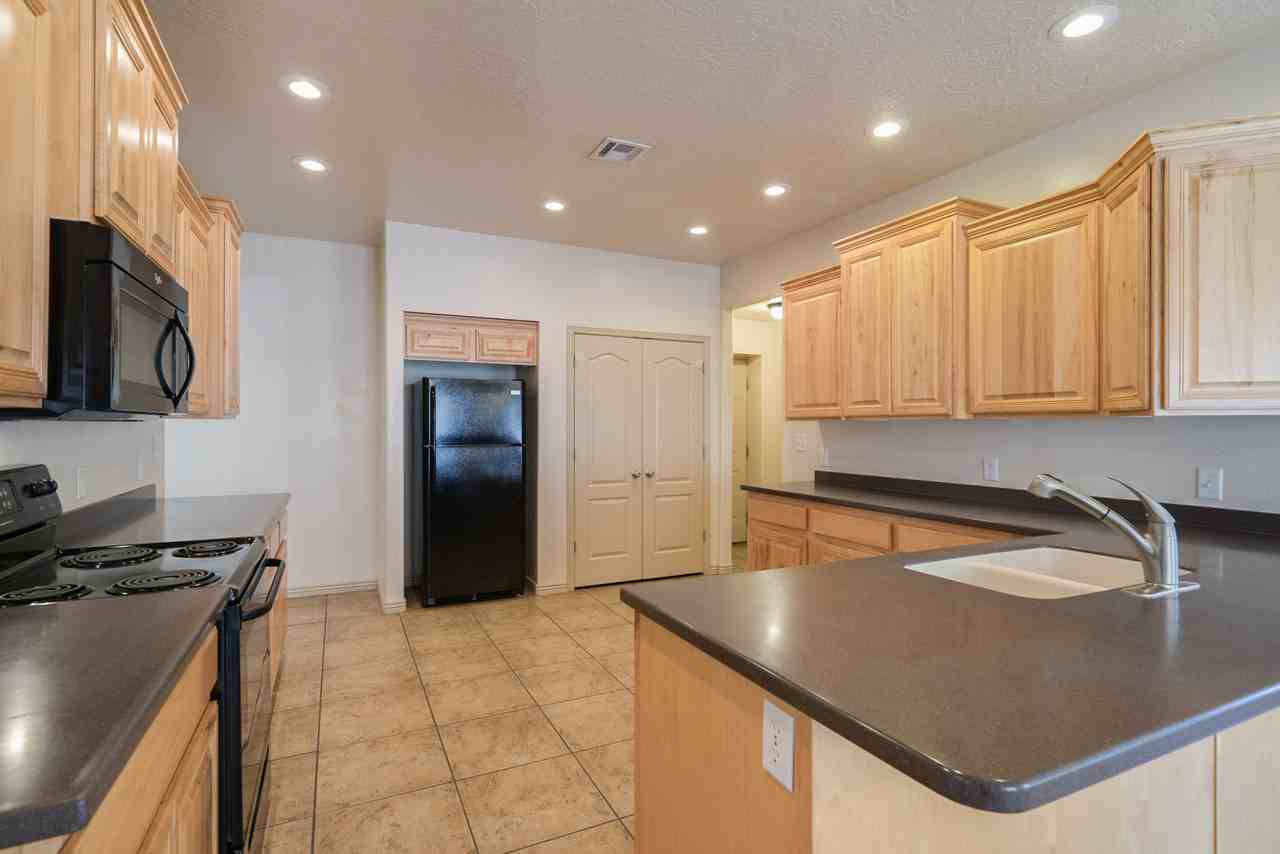 1994 E Knolls Dr - Photo 4 of 50