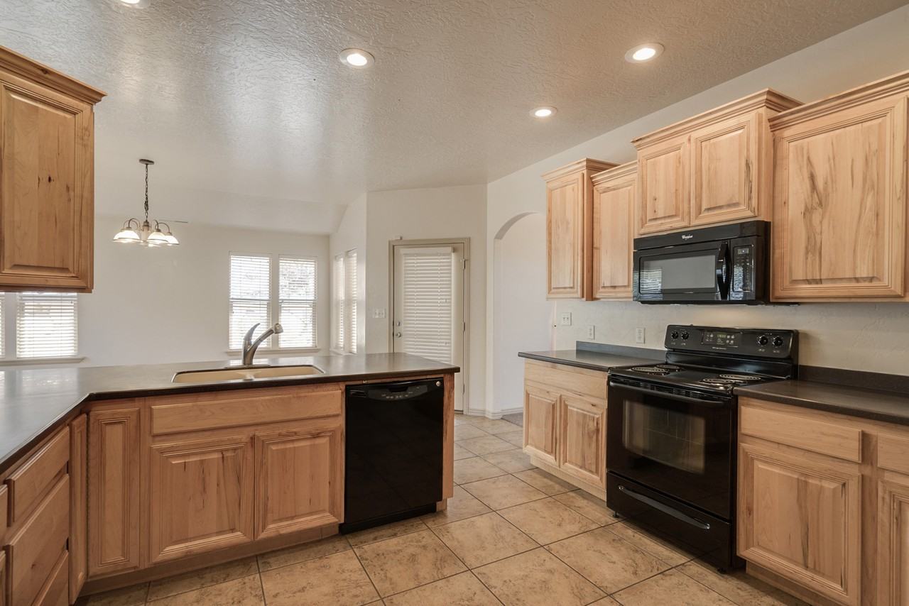 1994 E Knolls Dr - Photo 2 of 50