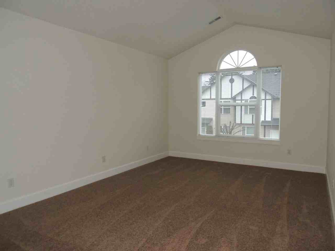 16733 Ne Halsey St - Photo 2 of 18