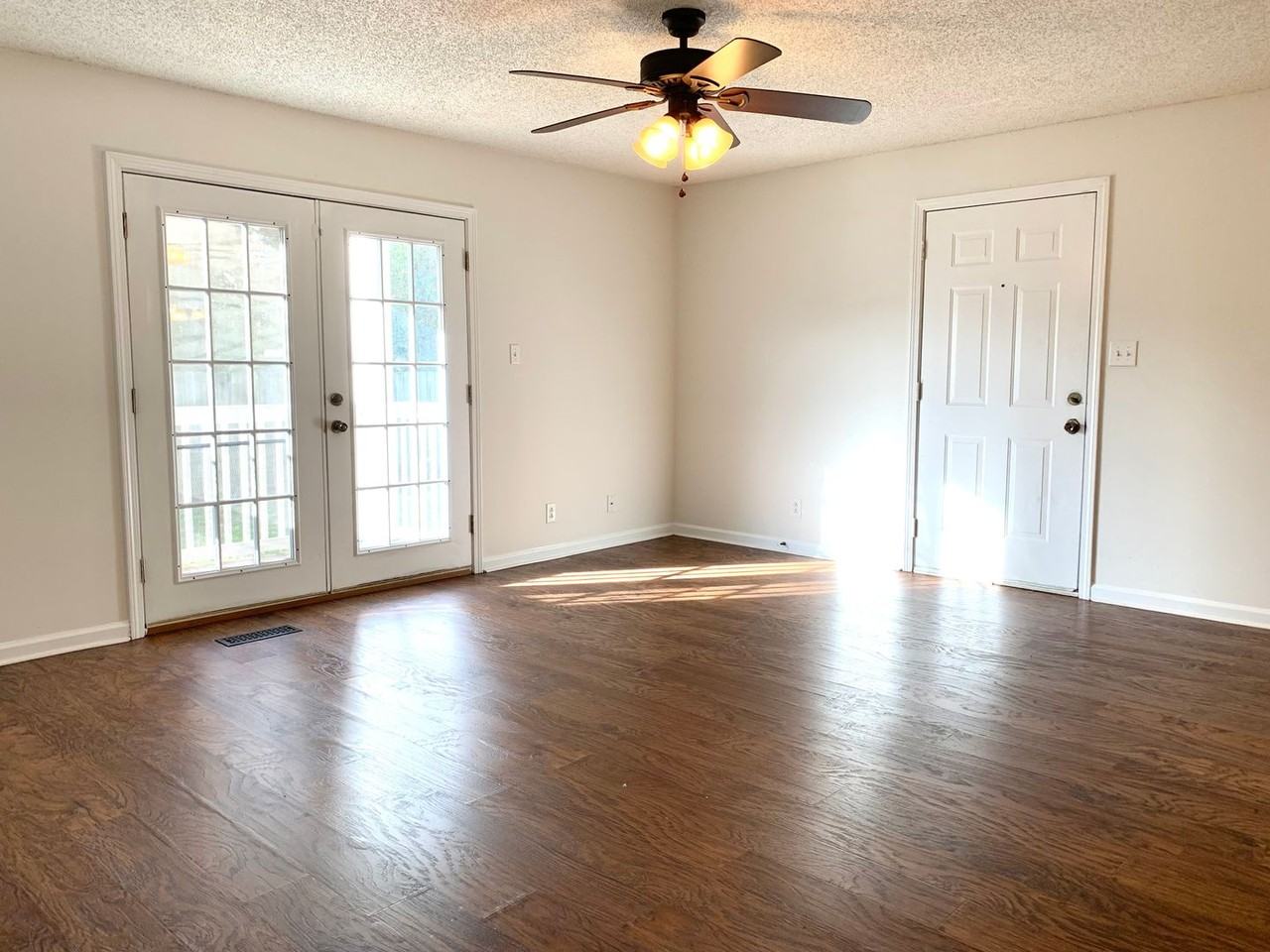 402 Jack Miller Blvd Apt B - Photo 2 of 16