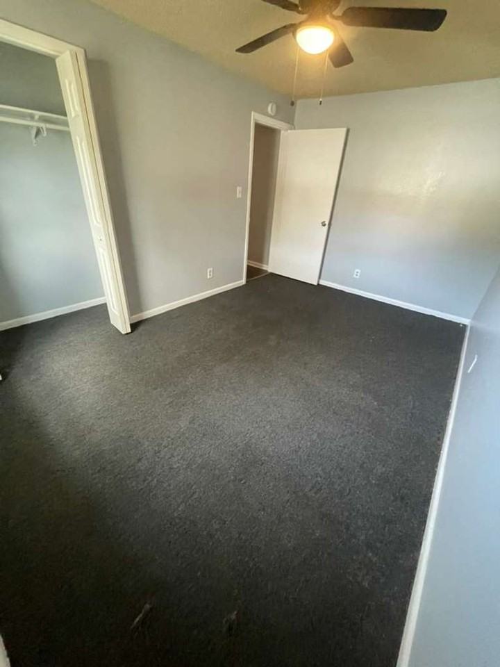 203 Ne 2nd St - Photo 3 of 11