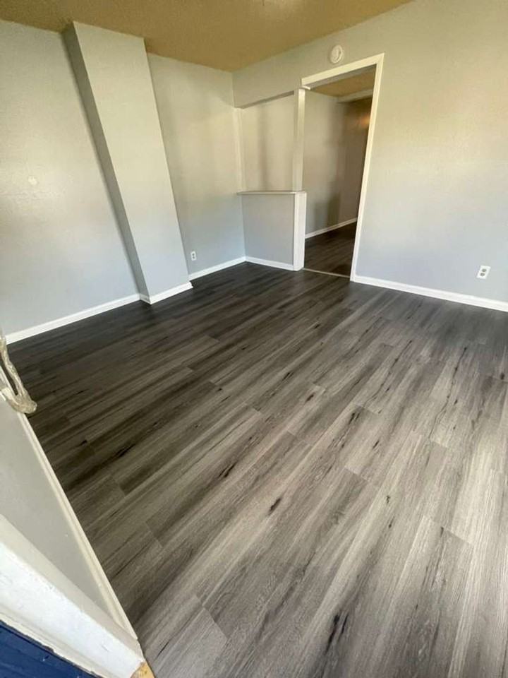 203 Ne 2nd St - Photo 4 of 11