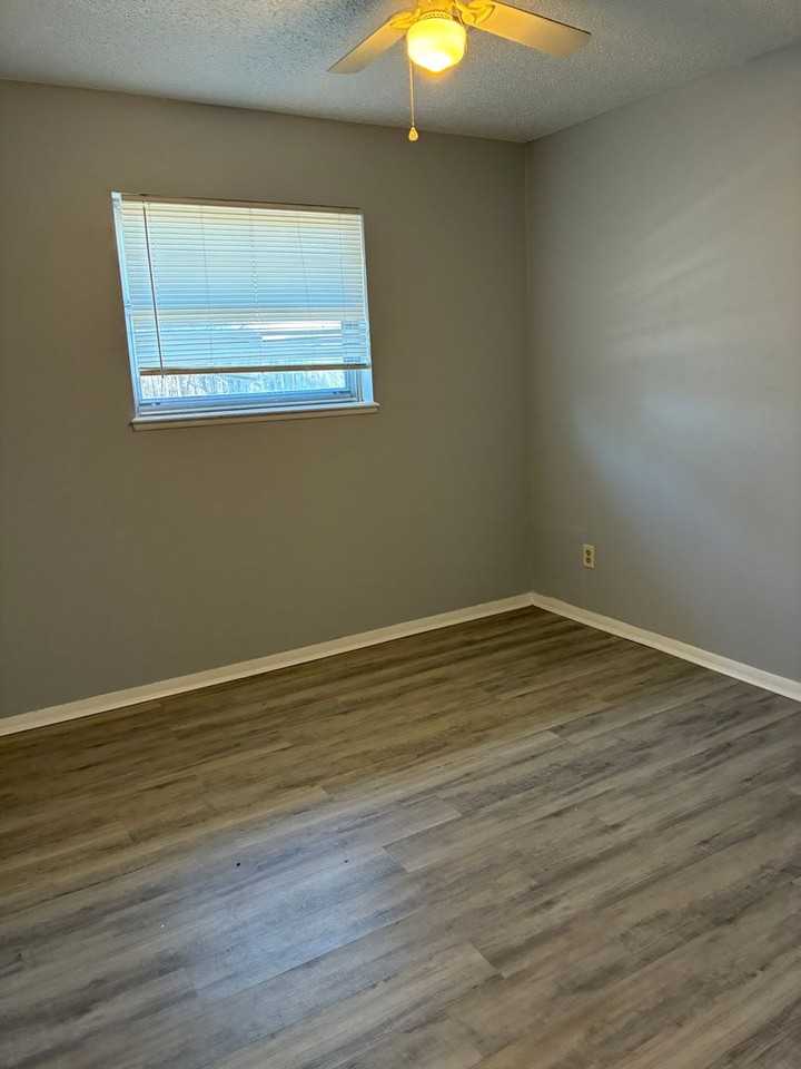 12 Nw 56th St - Photo 7 of 12