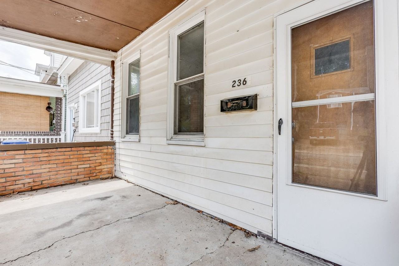 236 Plymouth St - Photo 2 of 23