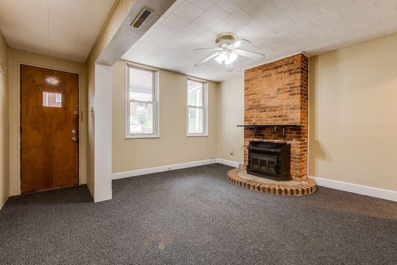 236 Plymouth St - Photo 7 of 23