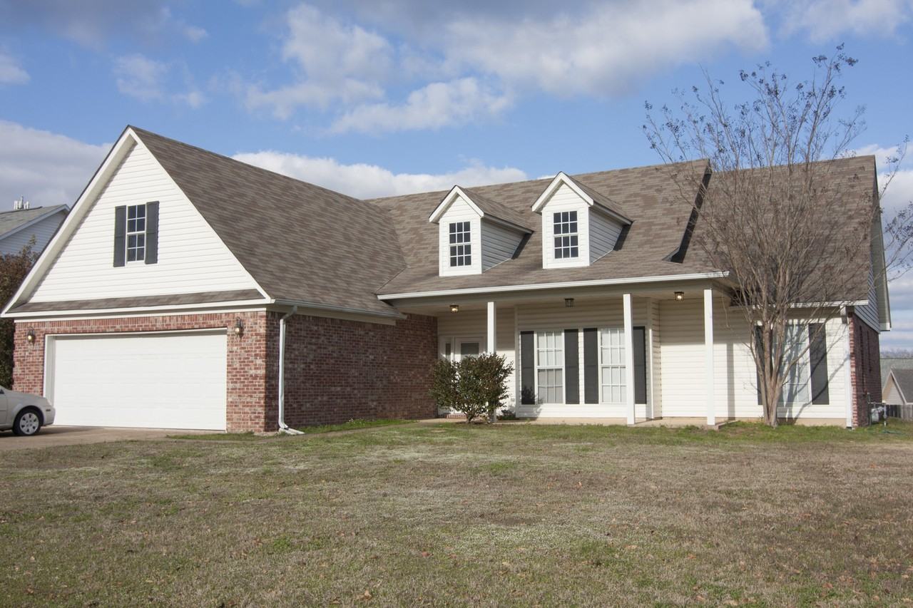 209 Karen Dr - Photo 2 of 19