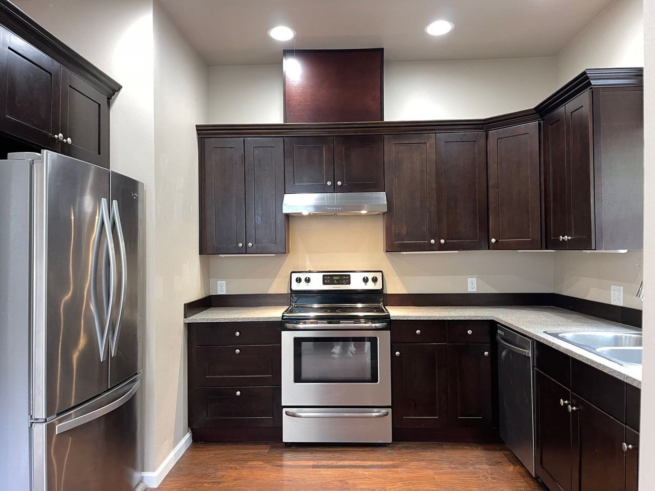 431 16th Ave E - Photo 3 of 12