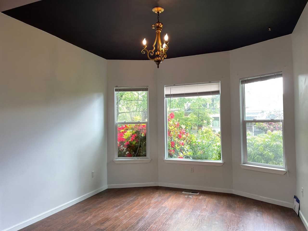 431 16th Ave E - Photo 4 of 12