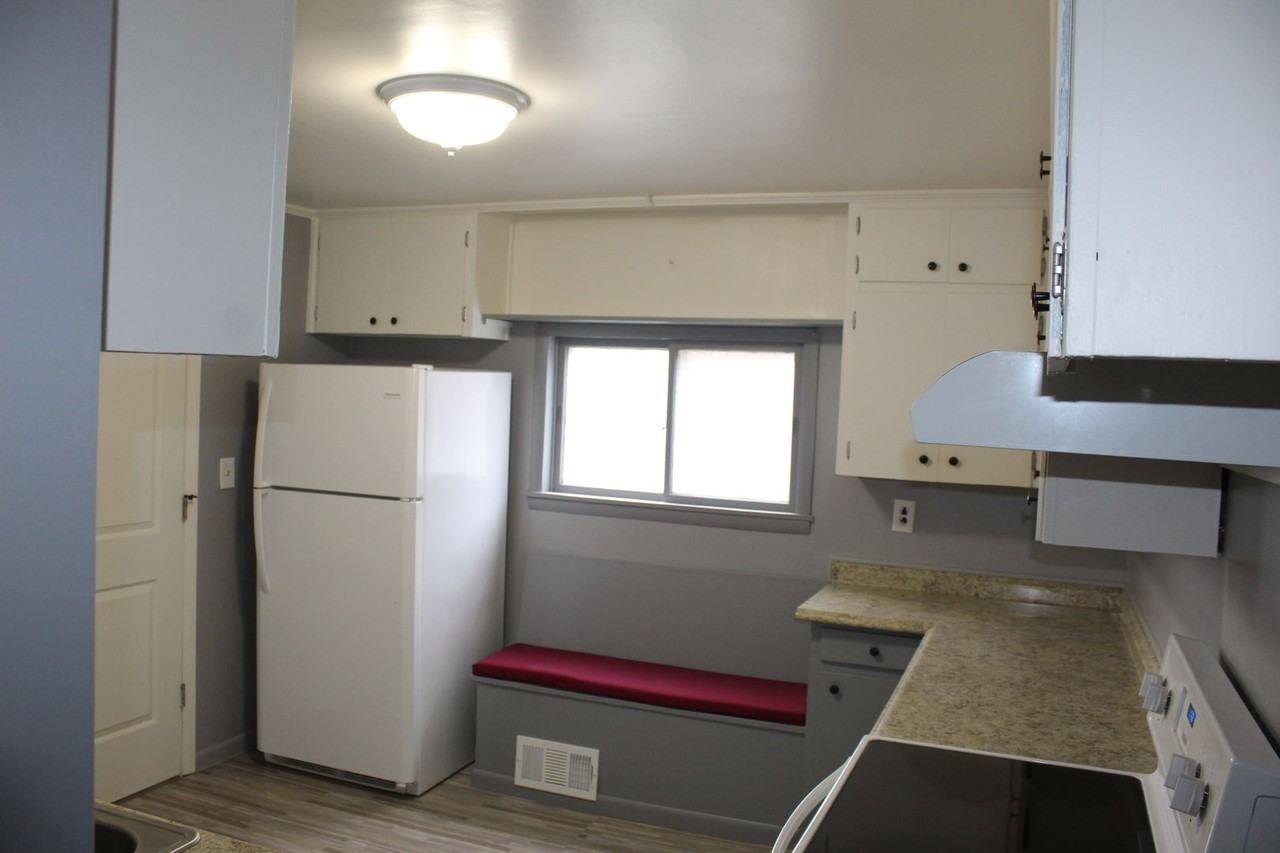 8059 Maple St - Photo 7 of 26