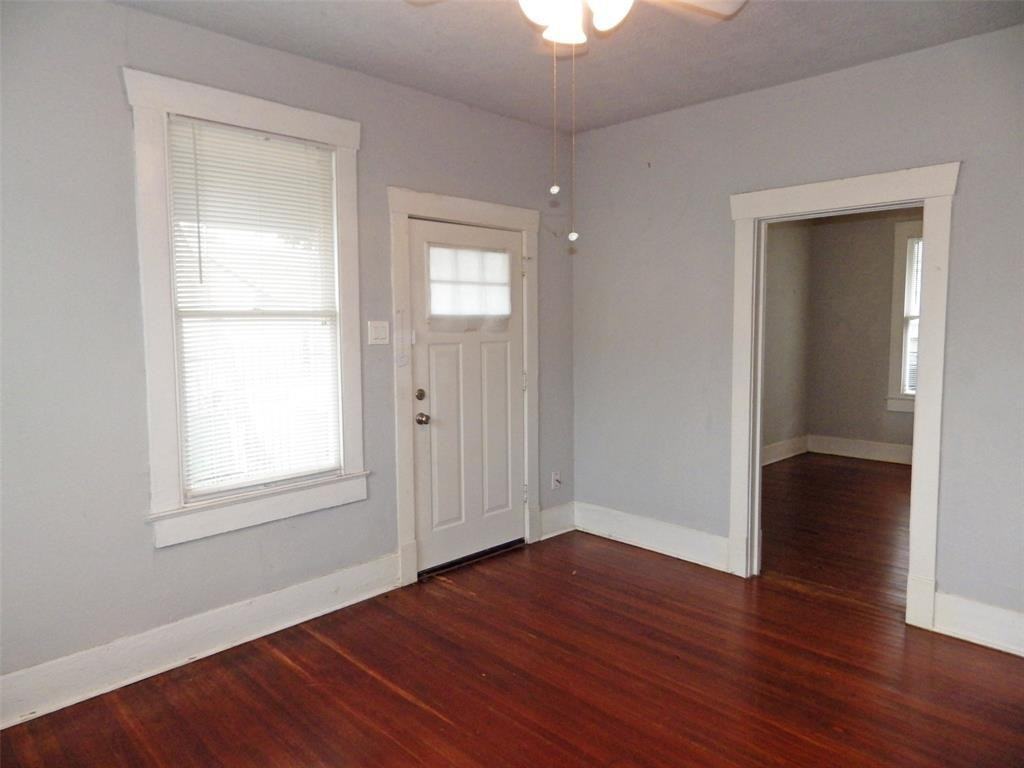 4322 Wilmer St - Photo 5 of 33