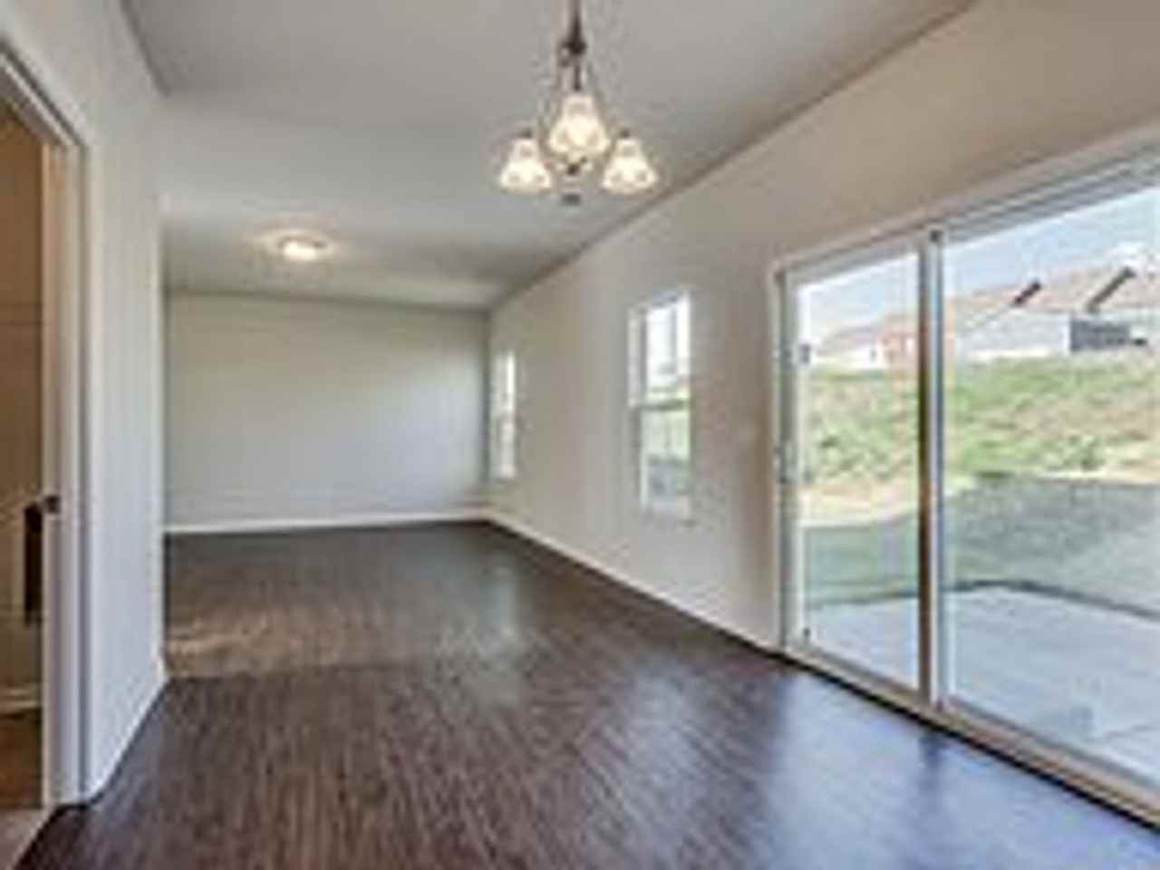 408 Heroit Dr - Photo 6 of 28