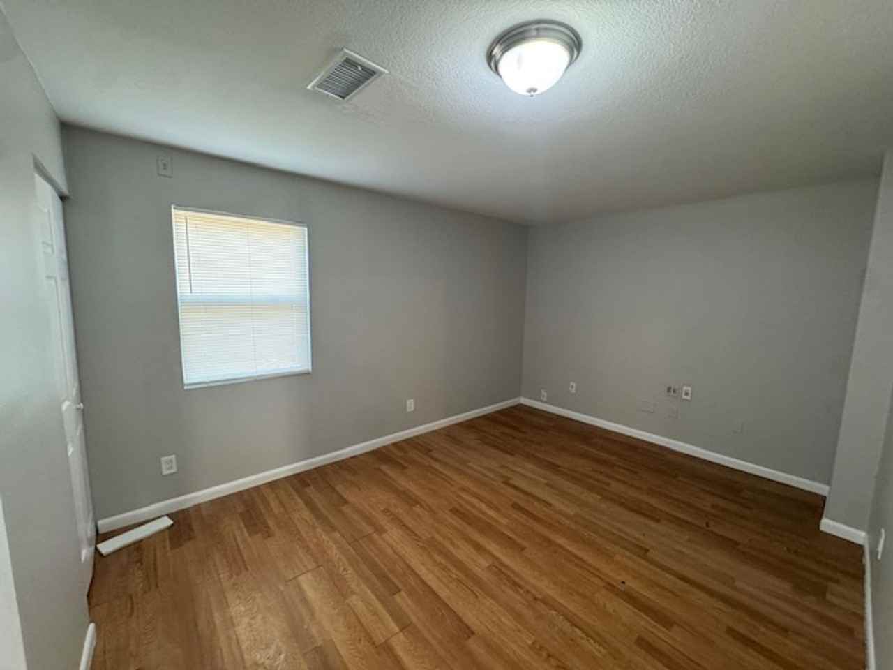 9300 90th Ave - Photo 5 of 12