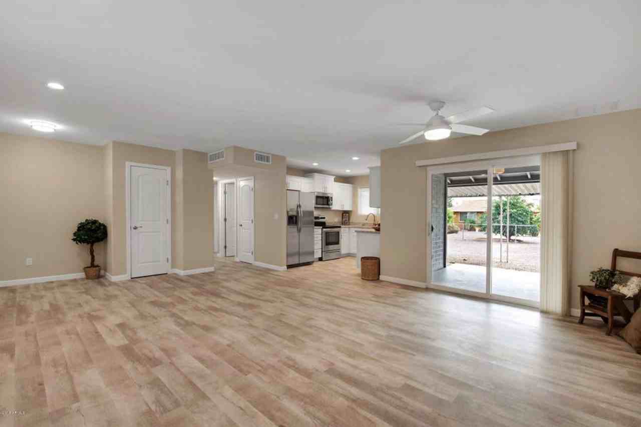 10337 W Monterosa Dr - Photo 5 of 12