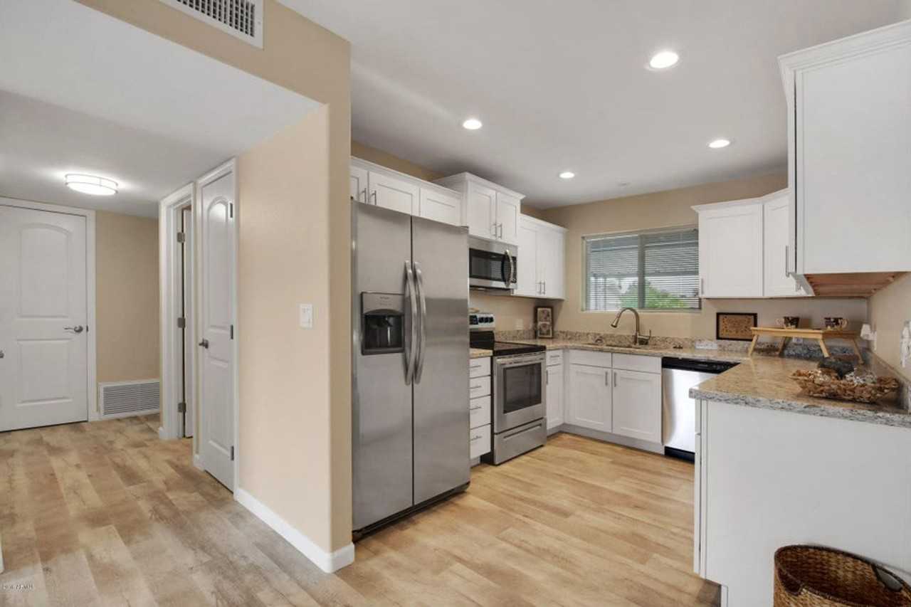 10337 W Monterosa Dr - Photo 6 of 12