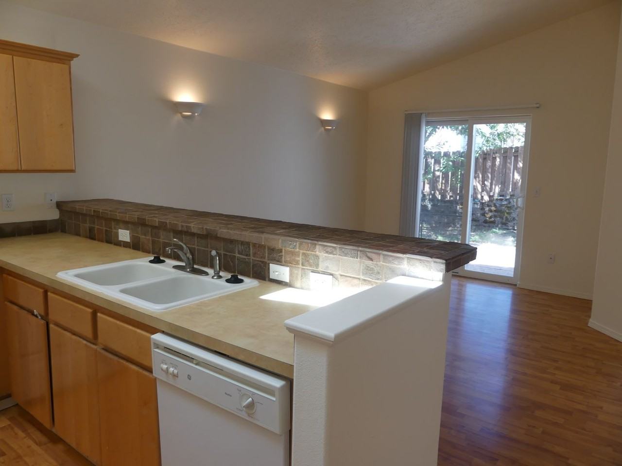 38979 Jerger St - Photo 3 of 17