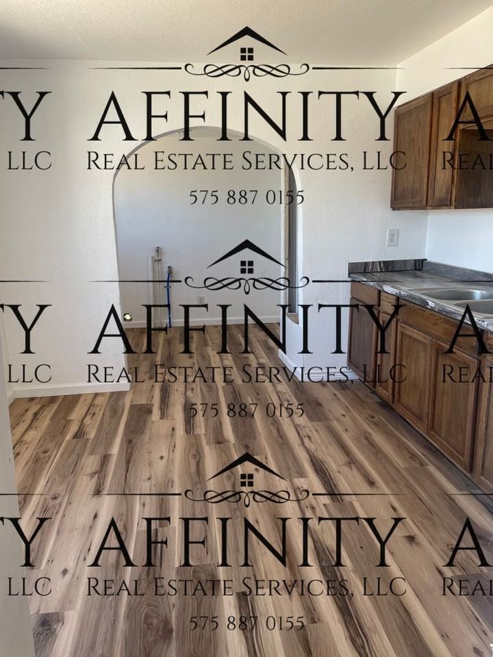 2607 Missouri St - Photo 3 of 7