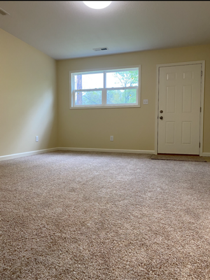 1023 N Jackson St - Photo 2 of 5