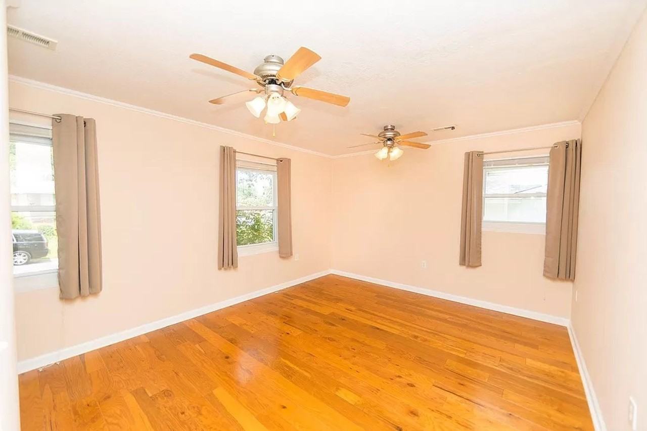 1021 Meadow Ln - Photo 4 of 6