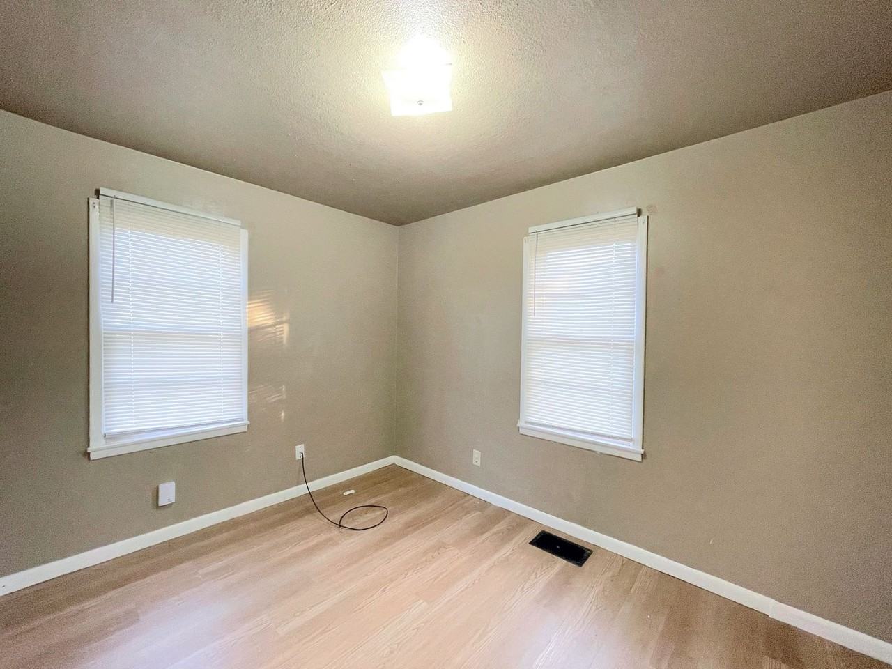 30 Halsey Dr - Photo 6 of 15