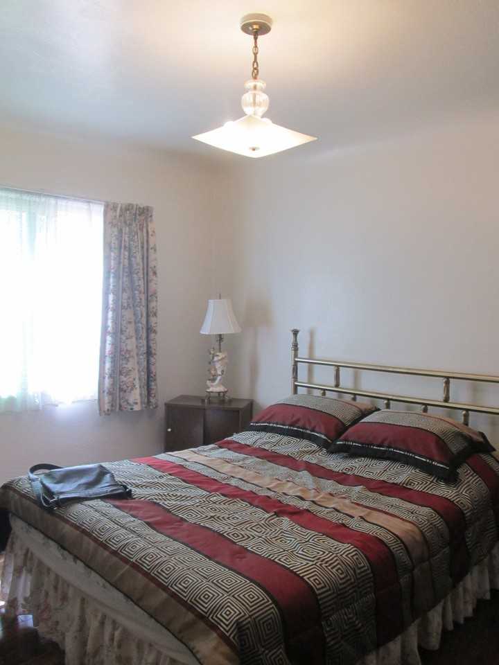 1036 Girard Blvd Ne - Photo 7 of 22