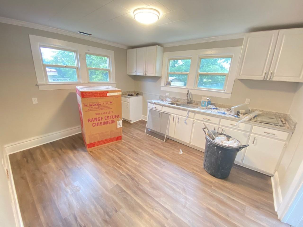 905 8th St - Photo 5 of 7