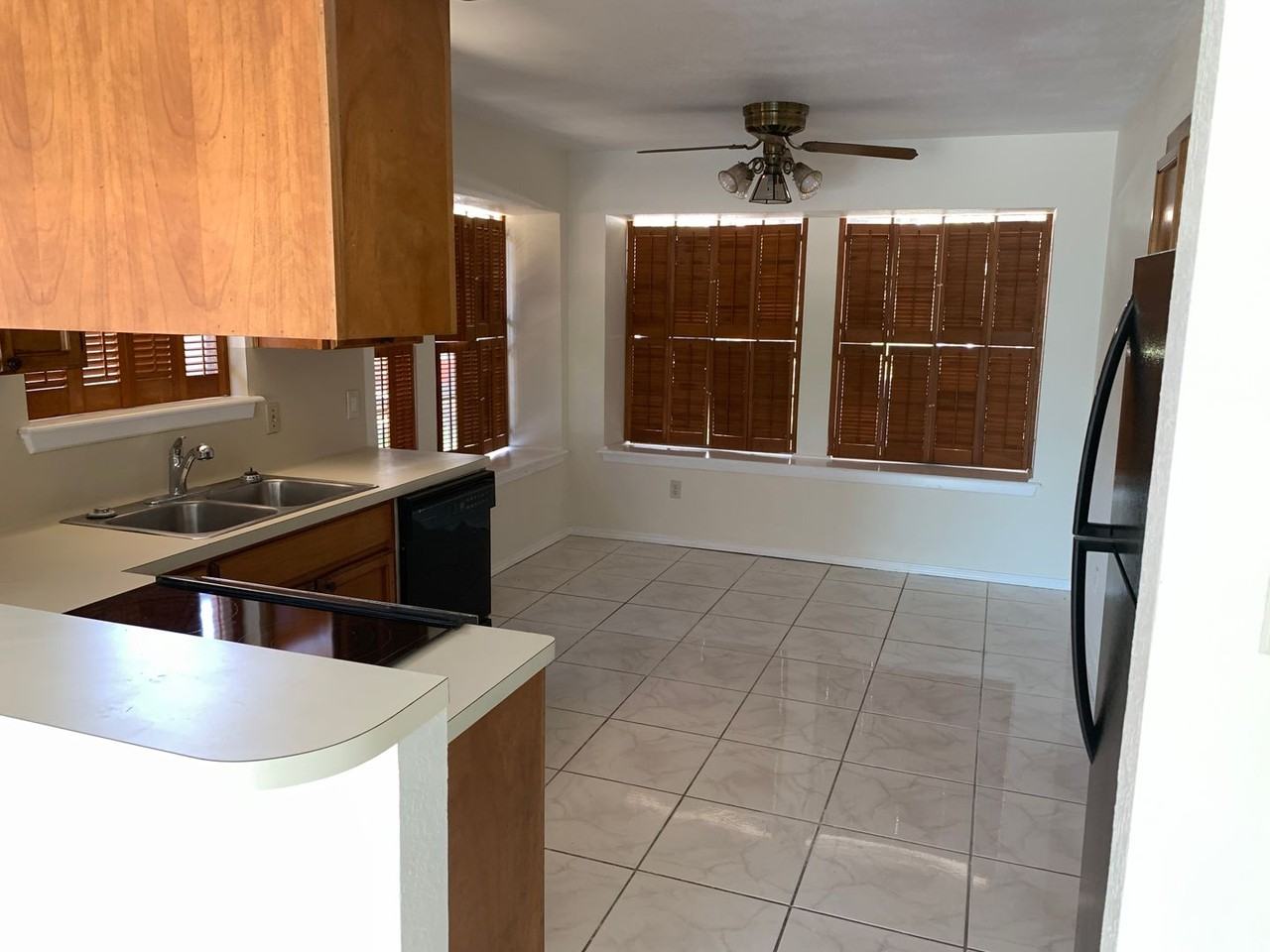 2230 Bird Island Dr - Photo 3 of 13