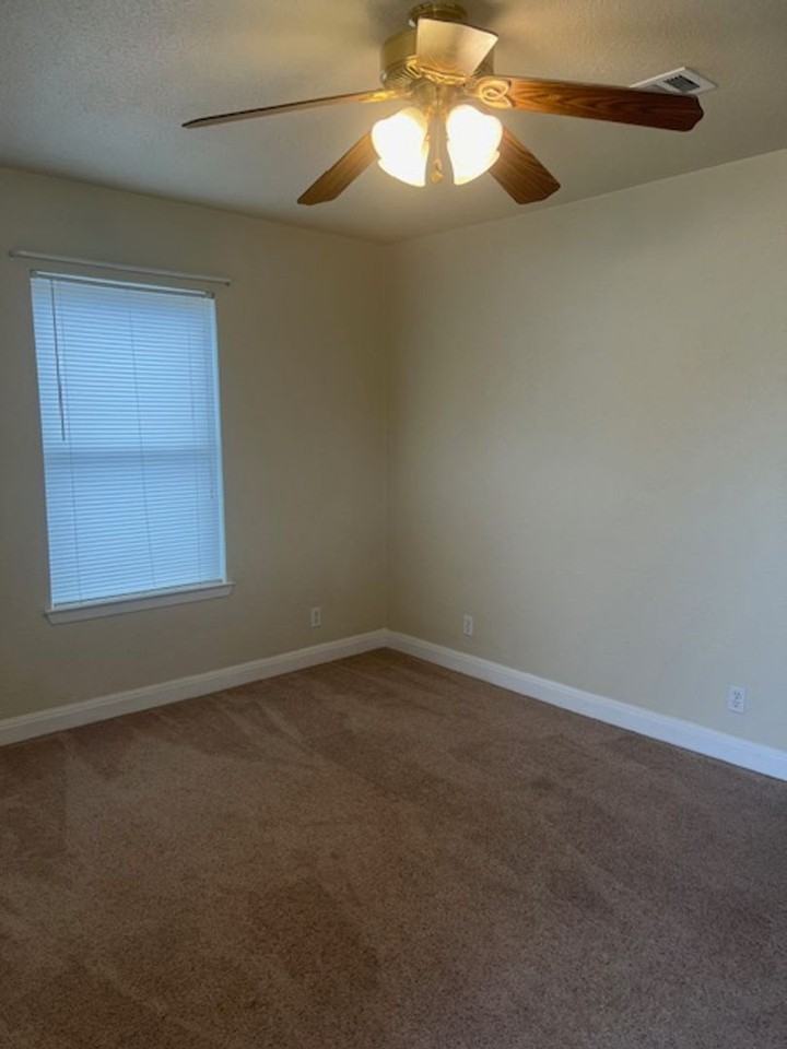 1010 S Walnut St - Photo 3 of 15