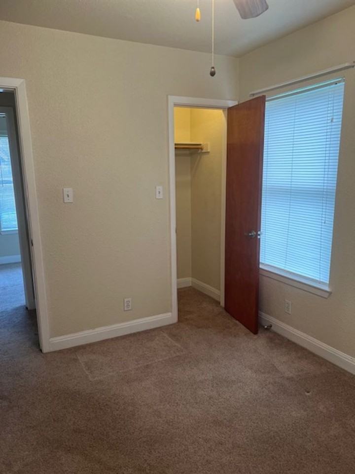 1010 S Walnut St - Photo 6 of 15