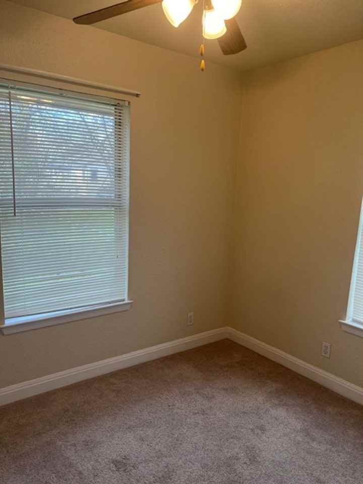 1010 S Walnut St - Photo 7 of 15