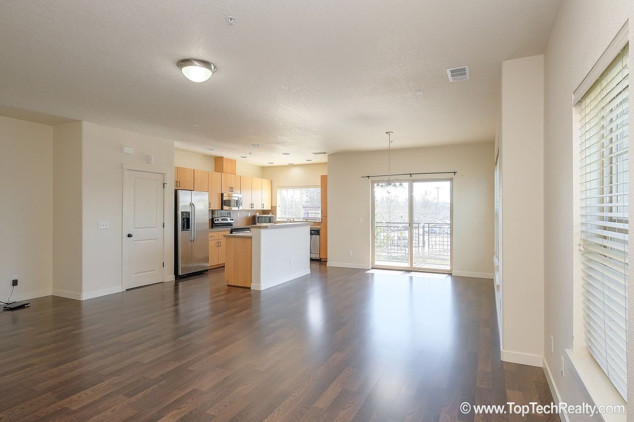 8774 Ne Delamere Way - Photo 6 of 28